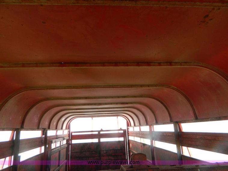 image for item AX9737 1985 Donahue gooseneck stock trailer