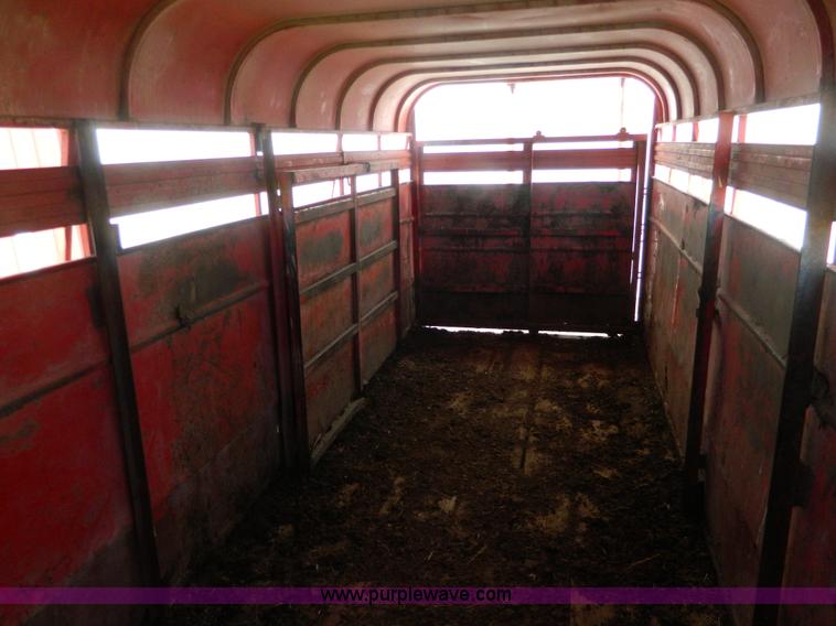 image for item AX9737 1985 Donahue gooseneck stock trailer