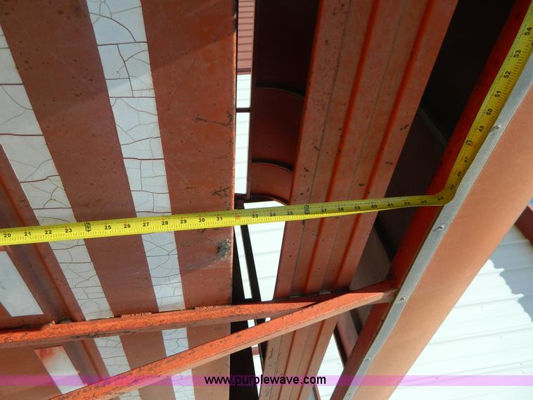 image for item AX9737 1985 Donahue gooseneck stock trailer