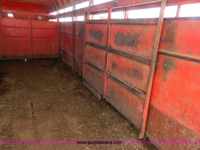 image for item AX9737 1985 Donahue gooseneck stock trailer