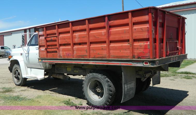 image for item AX9738 1983 GMC grain truck