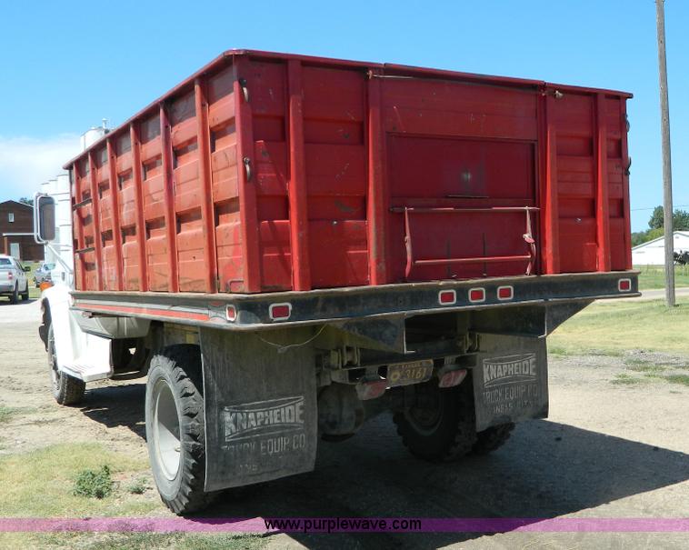image for item AX9738 1983 GMC grain truck