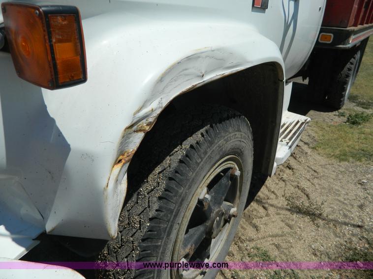 image for item AX9738 1983 GMC grain truck