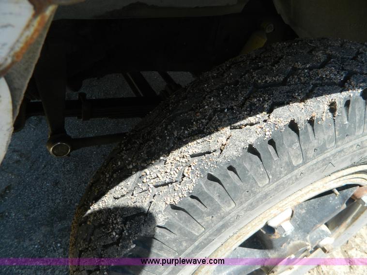 image for item AX9738 1983 GMC grain truck