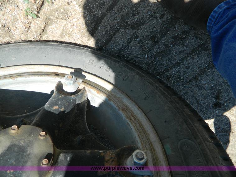 image for item AX9738 1983 GMC grain truck