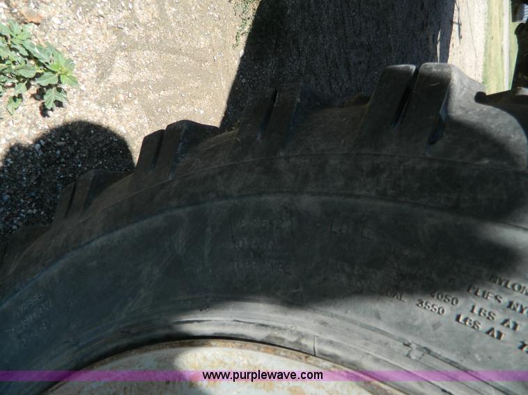 image for item AX9738 1983 GMC grain truck