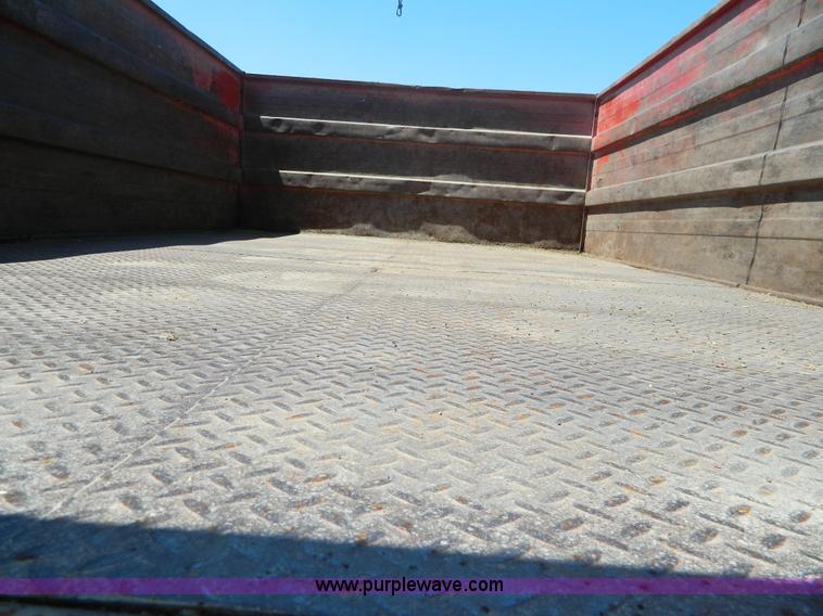 image for item AX9738 1983 GMC grain truck