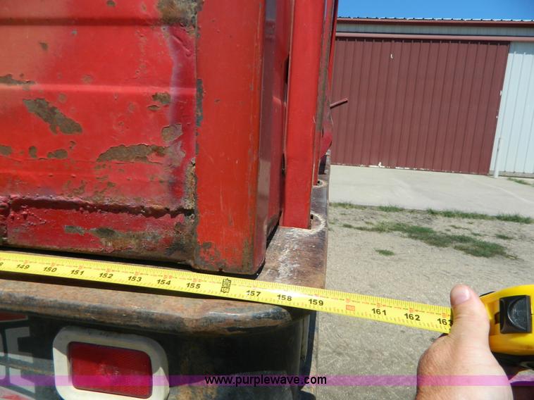 image for item AX9738 1983 GMC grain truck