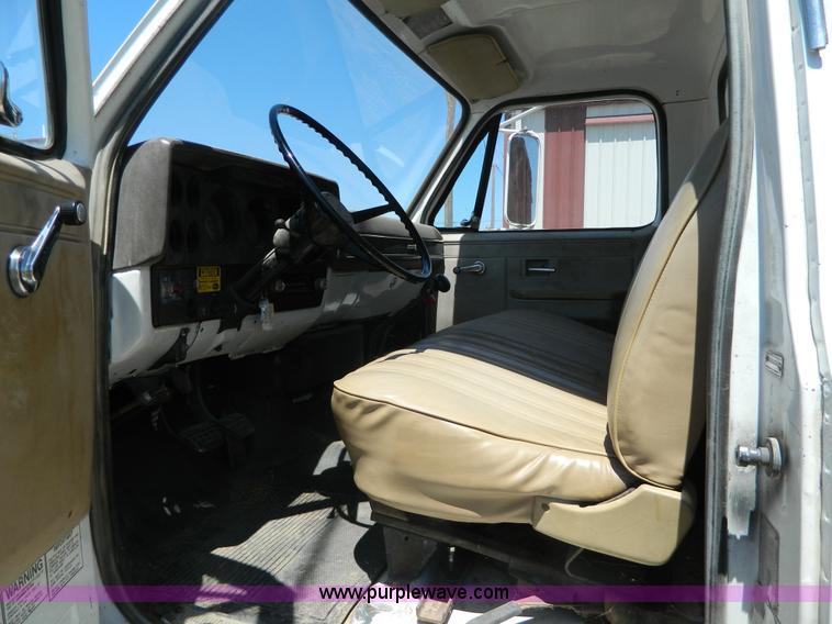 image for item AX9738 1983 GMC grain truck