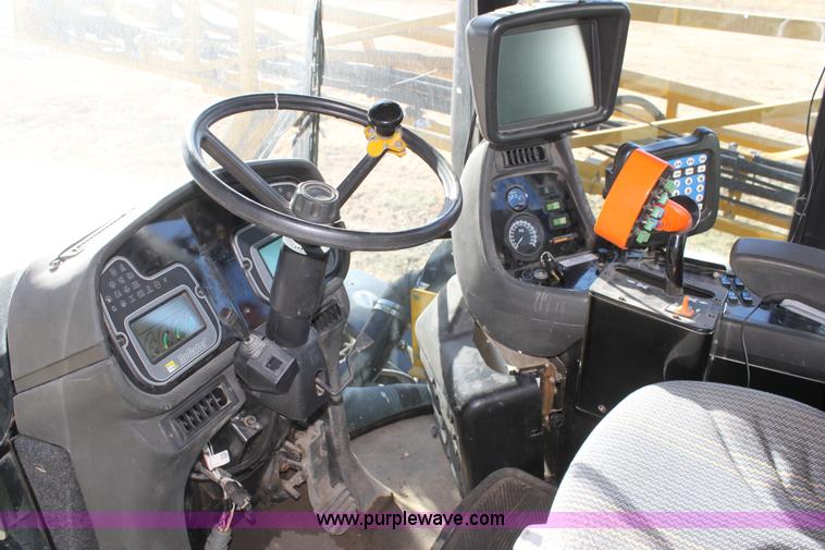 image for item F3389 2005 Ag-Chem RoGator 1274C self-propelled sprayer