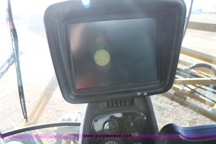 image for item F3389 2005 Ag-Chem RoGator 1274C self-propelled sprayer