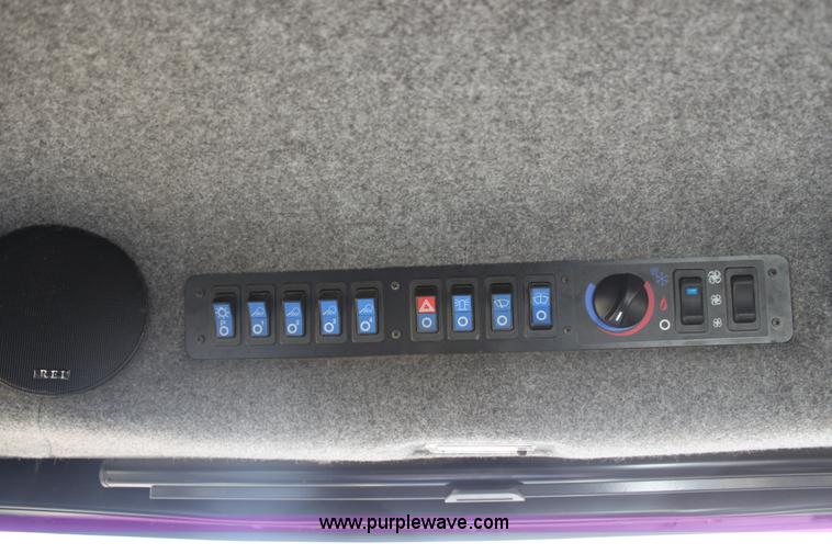 image for item F3389 2005 Ag-Chem RoGator 1274C self-propelled sprayer