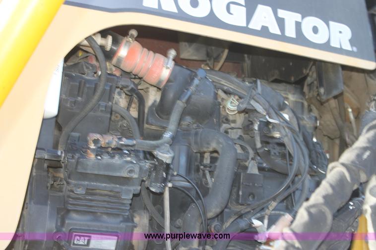 image for item F3389 2005 Ag-Chem RoGator 1274C self-propelled sprayer