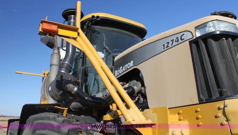 image for item F3389 2005 Ag-Chem RoGator 1274C self-propelled sprayer