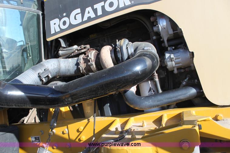 image for item F3389 2005 Ag-Chem RoGator 1274C self-propelled sprayer