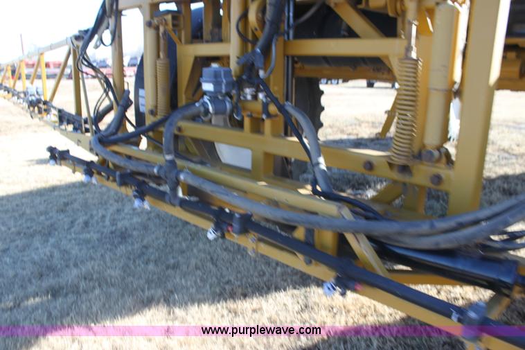 image for item F3389 2005 Ag-Chem RoGator 1274C self-propelled sprayer