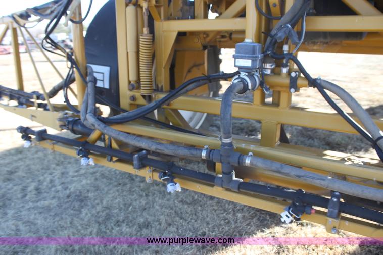 image for item F3389 2005 Ag-Chem RoGator 1274C self-propelled sprayer
