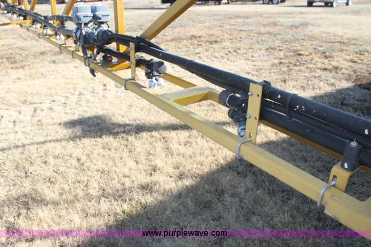 image for item F3389 2005 Ag-Chem RoGator 1274C self-propelled sprayer