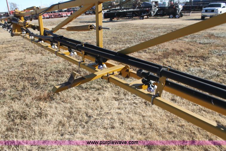 image for item F3389 2005 Ag-Chem RoGator 1274C self-propelled sprayer