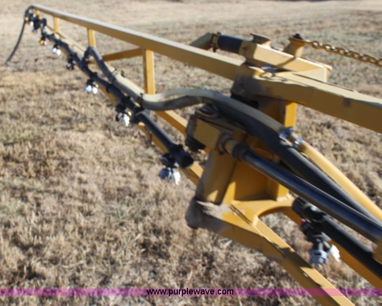 image for item F3389 2005 Ag-Chem RoGator 1274C self-propelled sprayer