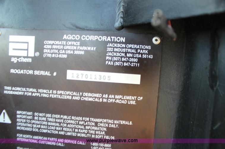 image for item F3389 2005 Ag-Chem RoGator 1274C self-propelled sprayer