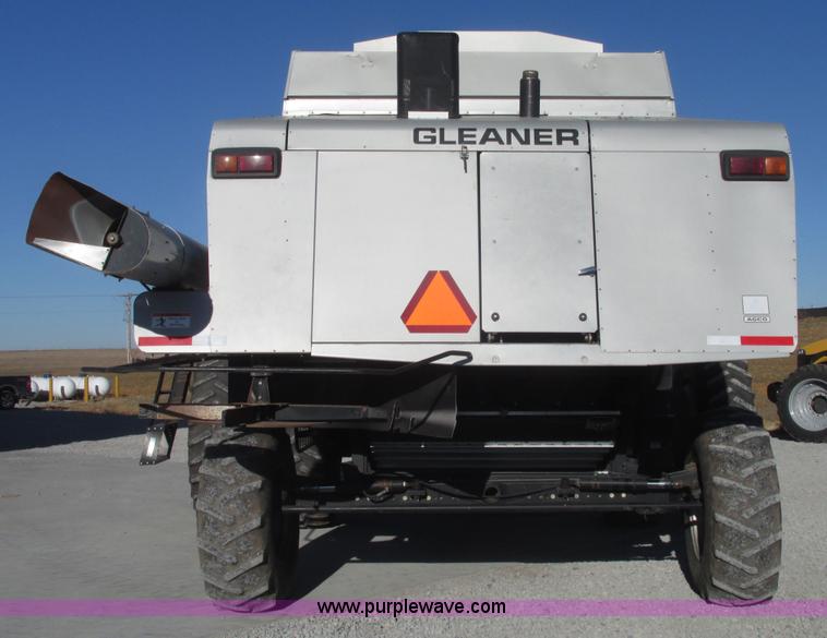 image for item G9861 2001 Gleaner R62 Fieldstar combine