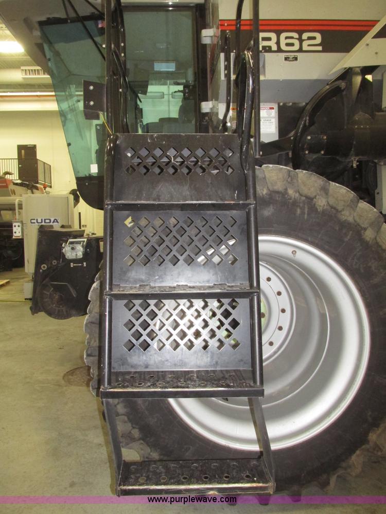 image for item G9861 2001 Gleaner R62 Fieldstar combine