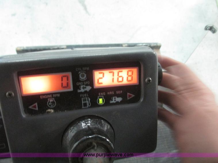 image for item G9861 2001 Gleaner R62 Fieldstar combine