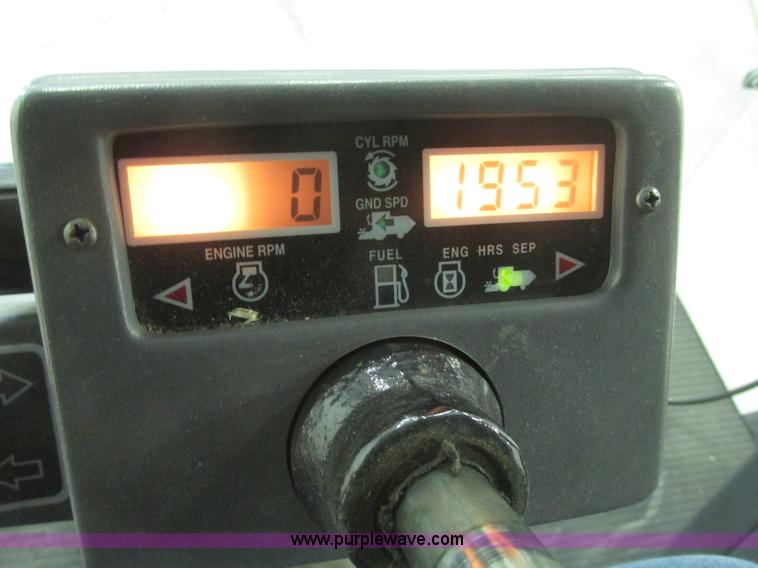 image for item G9861 2001 Gleaner R62 Fieldstar combine