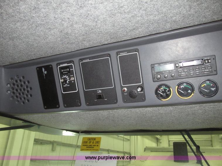 image for item G9861 2001 Gleaner R62 Fieldstar combine