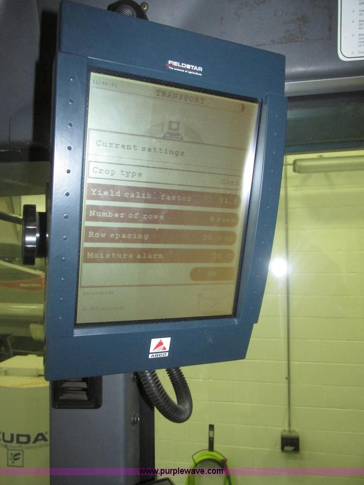 image for item G9861 2001 Gleaner R62 Fieldstar combine