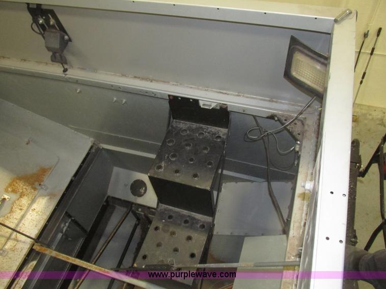 image for item G9861 2001 Gleaner R62 Fieldstar combine