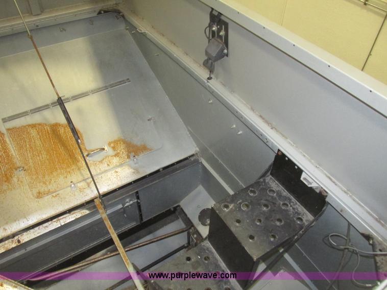 image for item G9861 2001 Gleaner R62 Fieldstar combine