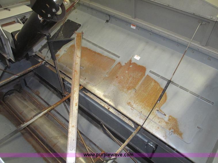 image for item G9861 2001 Gleaner R62 Fieldstar combine