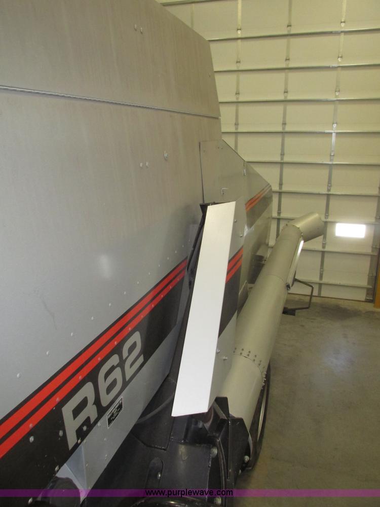 image for item G9861 2001 Gleaner R62 Fieldstar combine