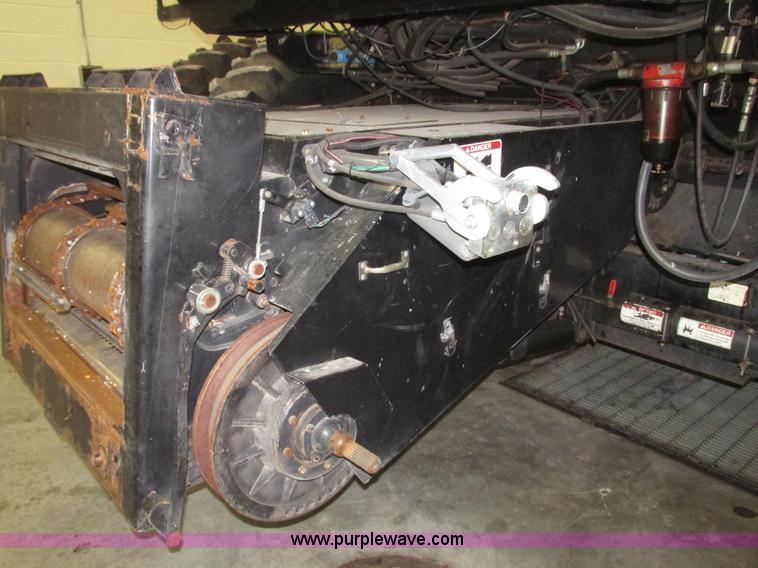 image for item G9861 2001 Gleaner R62 Fieldstar combine