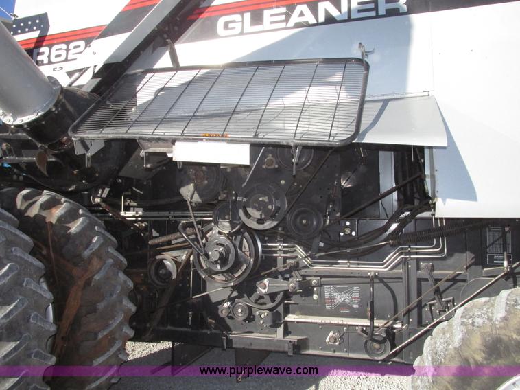 image for item G9861 2001 Gleaner R62 Fieldstar combine