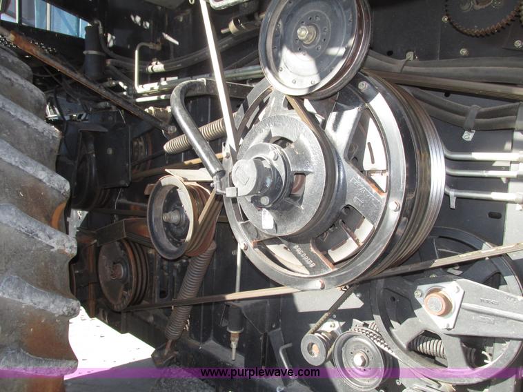 image for item G9861 2001 Gleaner R62 Fieldstar combine