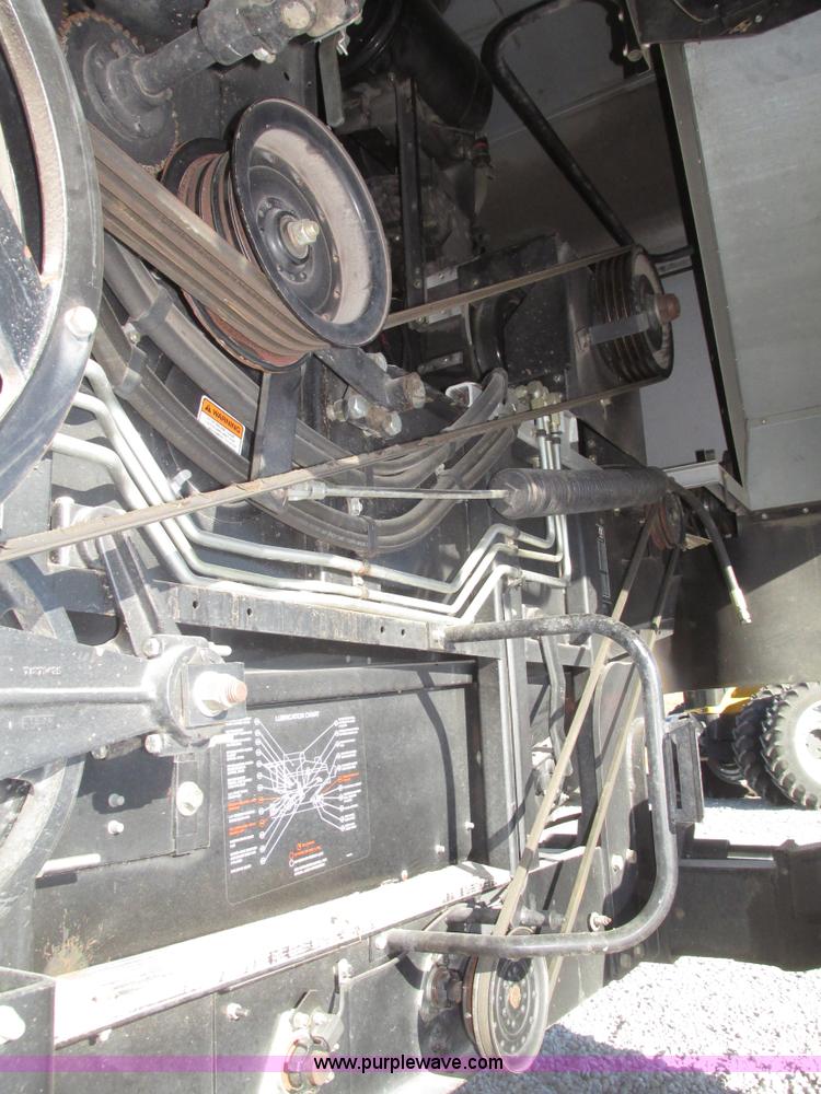 image for item G9861 2001 Gleaner R62 Fieldstar combine