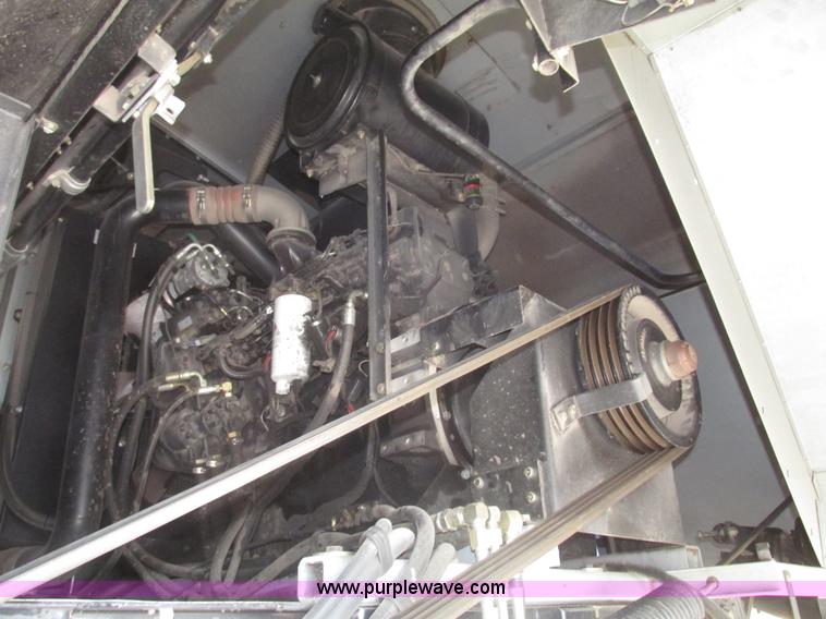 image for item G9861 2001 Gleaner R62 Fieldstar combine