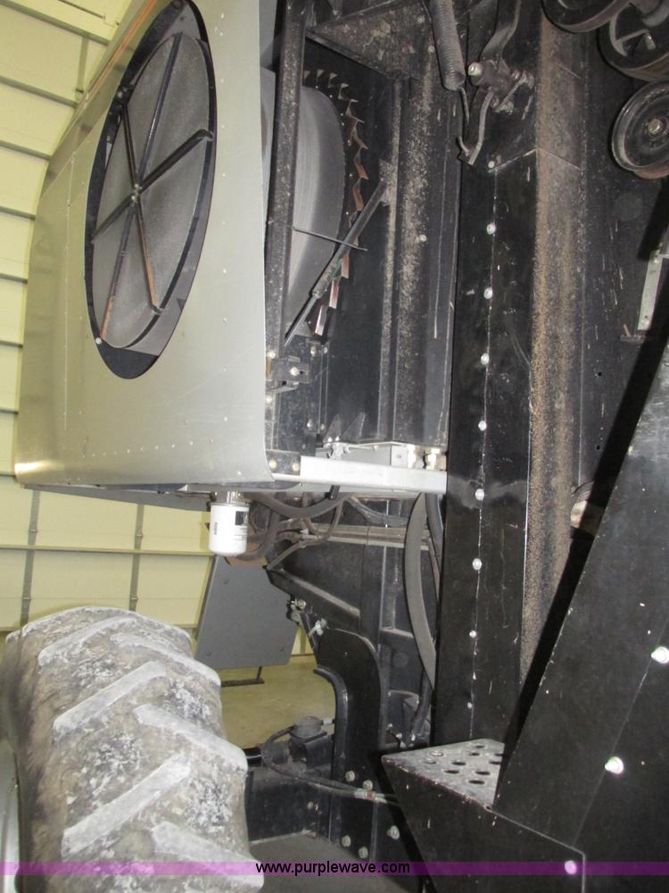 image for item G9861 2001 Gleaner R62 Fieldstar combine