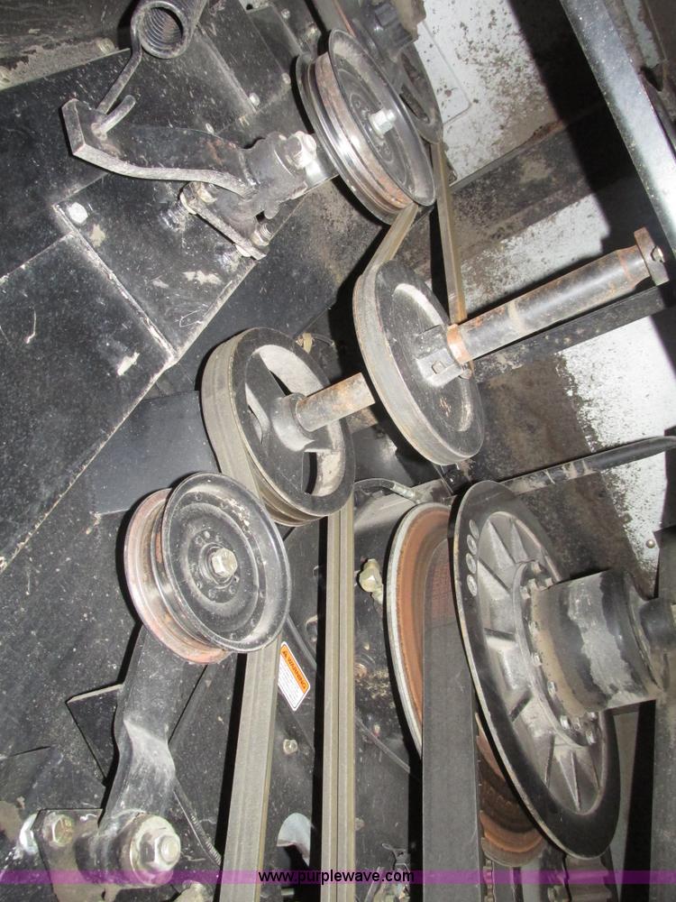 image for item G9861 2001 Gleaner R62 Fieldstar combine