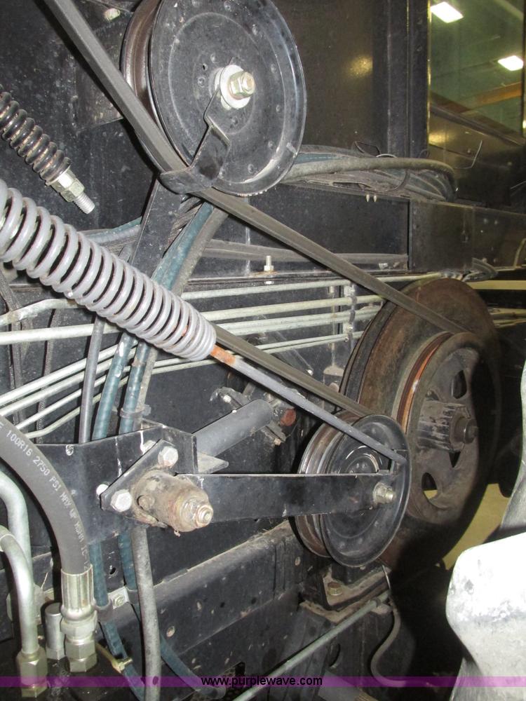 image for item G9861 2001 Gleaner R62 Fieldstar combine