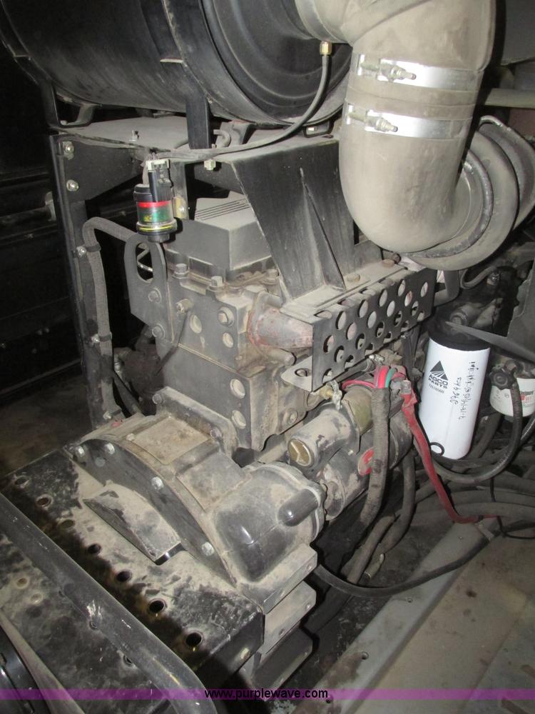 image for item G9861 2001 Gleaner R62 Fieldstar combine