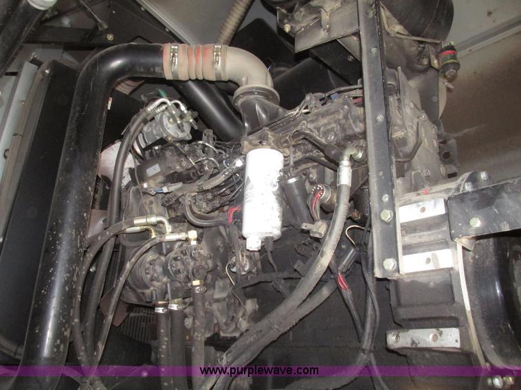 image for item G9861 2001 Gleaner R62 Fieldstar combine