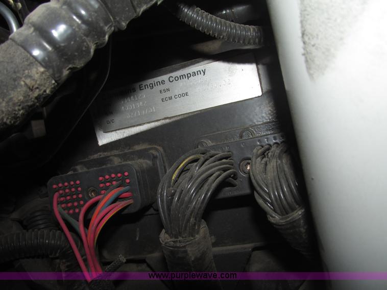 image for item G9861 2001 Gleaner R62 Fieldstar combine