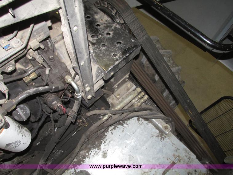 image for item G9861 2001 Gleaner R62 Fieldstar combine