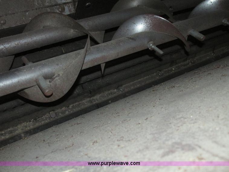 image for item G9861 2001 Gleaner R62 Fieldstar combine