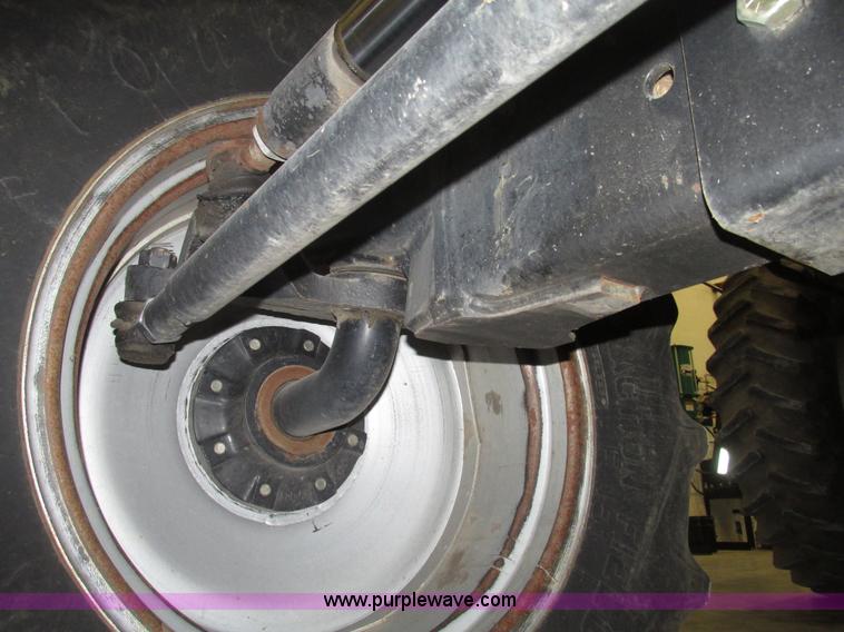 image for item G9861 2001 Gleaner R62 Fieldstar combine