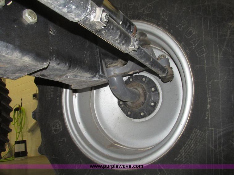 image for item G9861 2001 Gleaner R62 Fieldstar combine